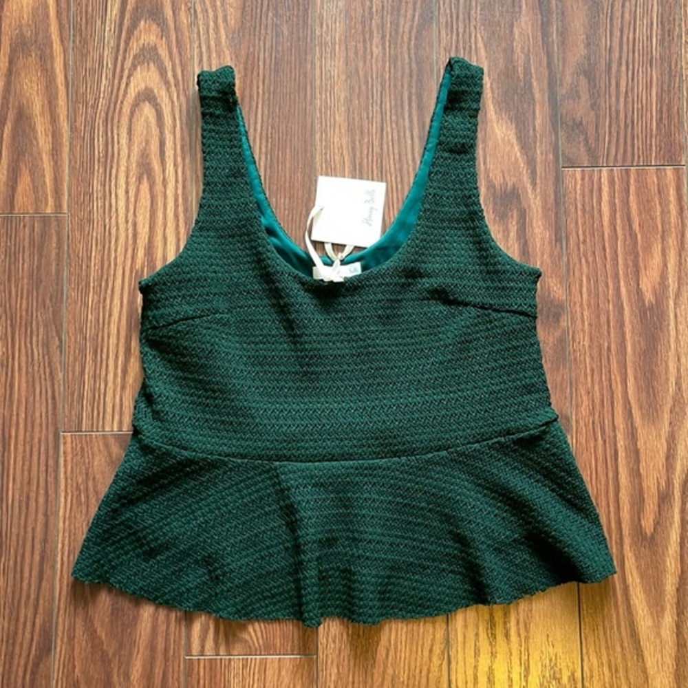 NWT Honey Belle Emerald Green Crocheted Scoop Neck Peplum Tank Top Small